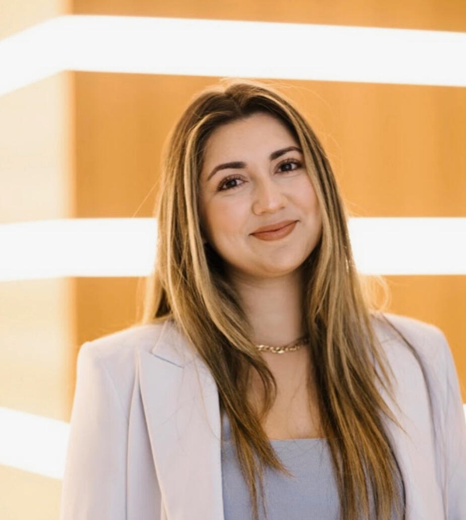 Alexandra Morales | Licensed Architect in Orange County & Highland Park Alexandra Morales, licensed architect specializing in custom homes, luxury residential design, commercial interiors, office renovations, workplace strategy, and architectural design services in Laguna Beach, Orange County, and Highland Park.